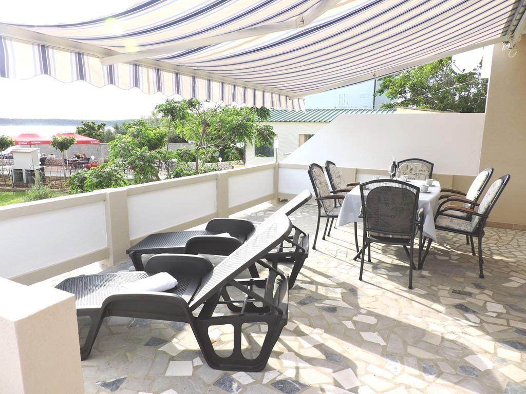 Villa Petra Barbat na Rabu Экстерьер фото